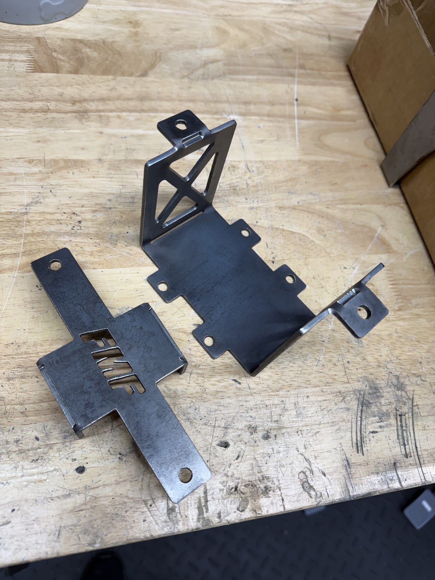battery tray universal or mounts right to the drift kart