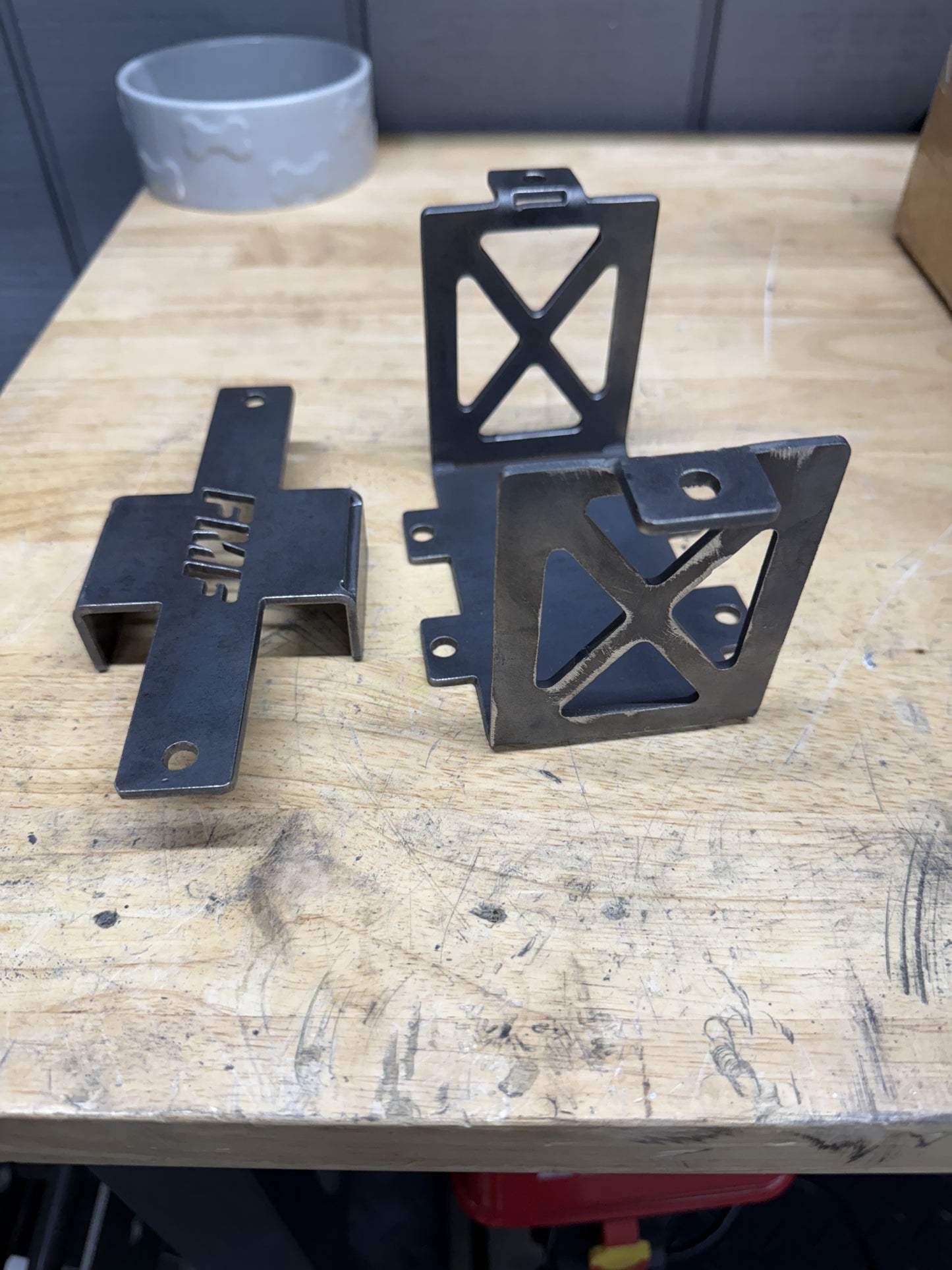 battery tray universal or mounts right to the drift kart